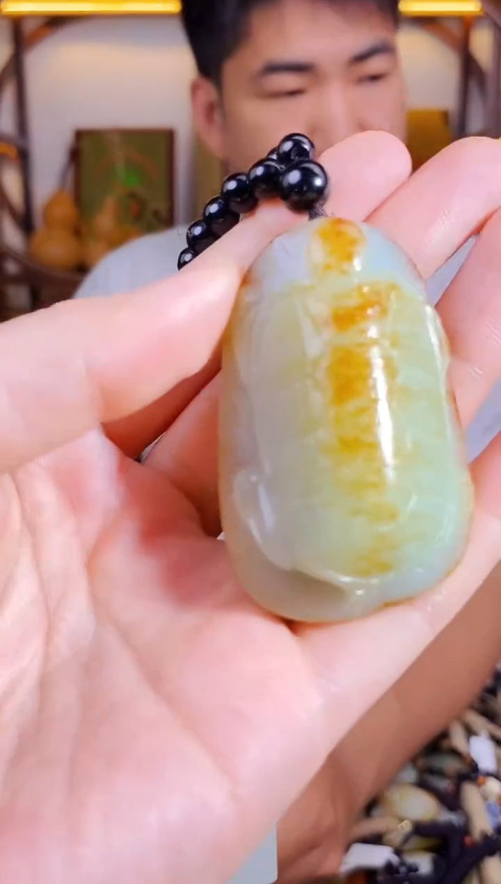 和田玉未镶嵌颈饰1