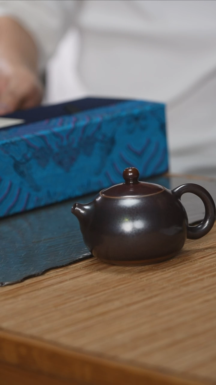 铁阿****他【剑村】天铁西施壶