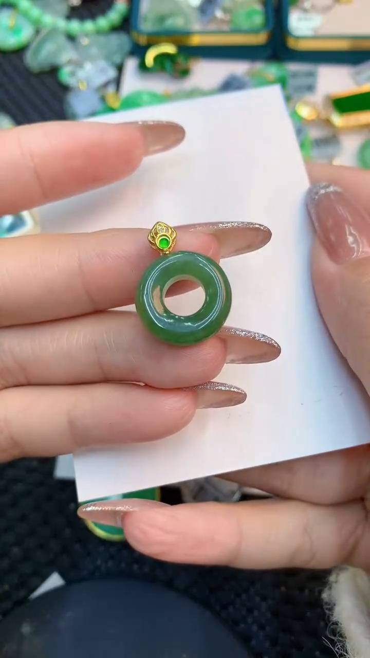 颈饰未镶嵌翡翠1