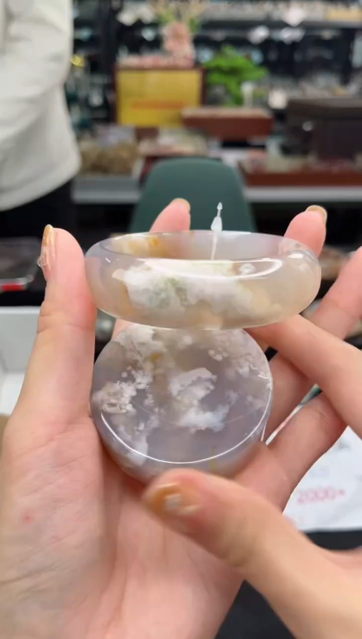 【闪购商品】石英质玉手镯未镶嵌56圈口（赠品镯心）1650137