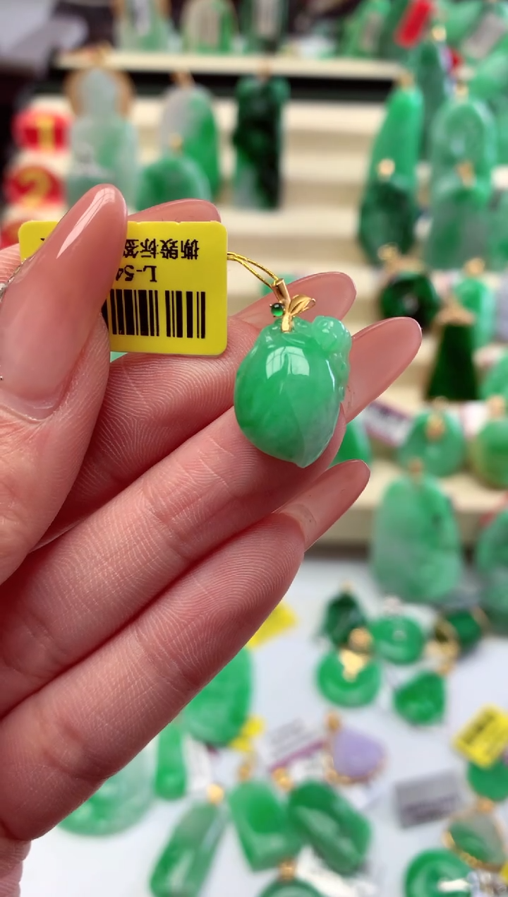 【闪购商品】翡翠吊坠(不含链)18K金镶嵌挂件