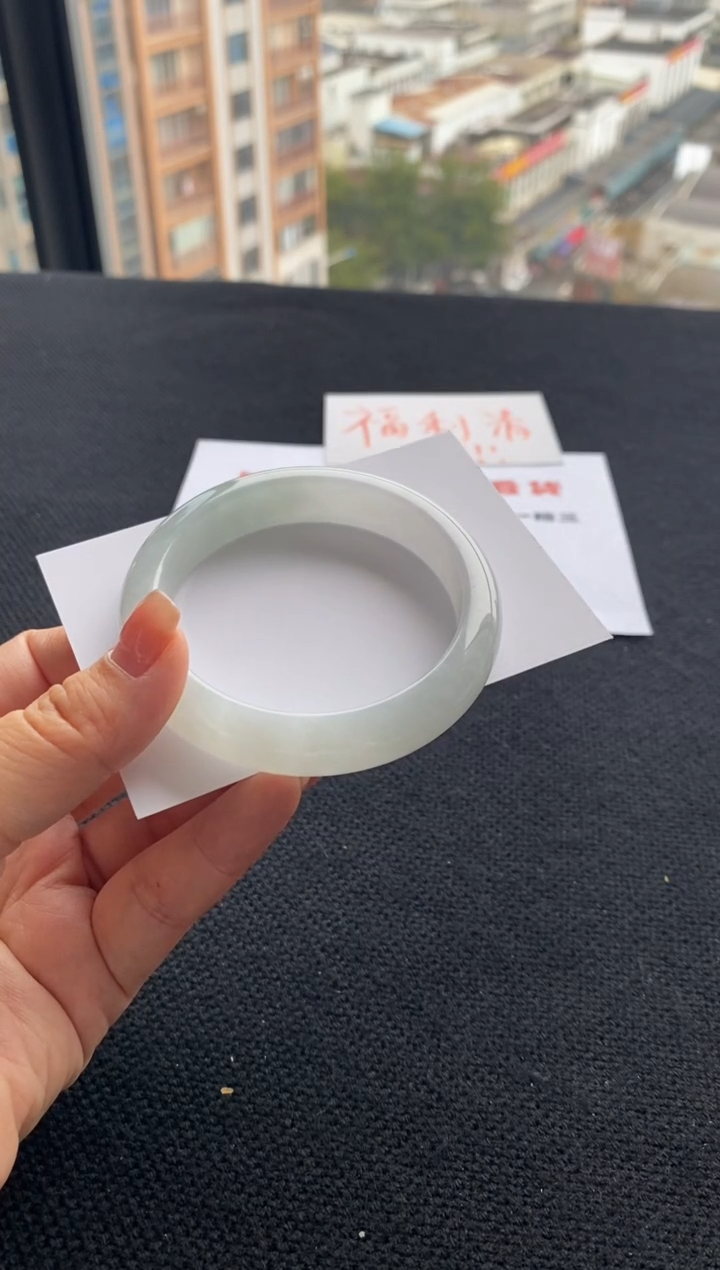 【闪购商品】翡翠手镯未镶嵌买断价XW23000353