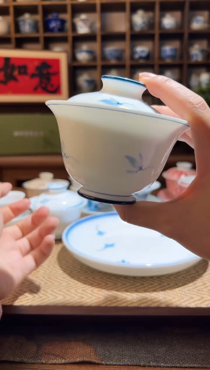 【闪购商品】手绘玉兰花大二才盖碗