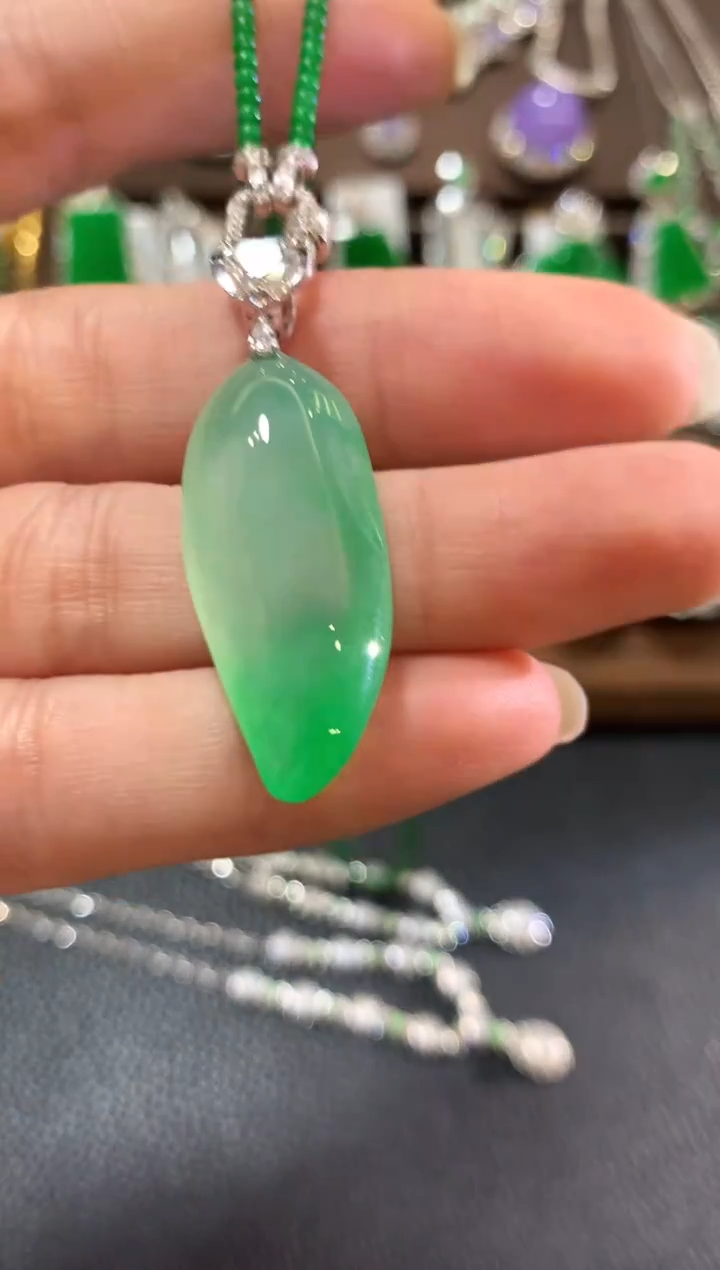 吊坠(不含链)18K金镶嵌翡翠你***?m30 