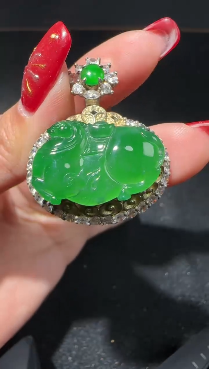 【闪购商品】翡翠吊坠(赠链)银S925镶嵌多样性发货拍一发一