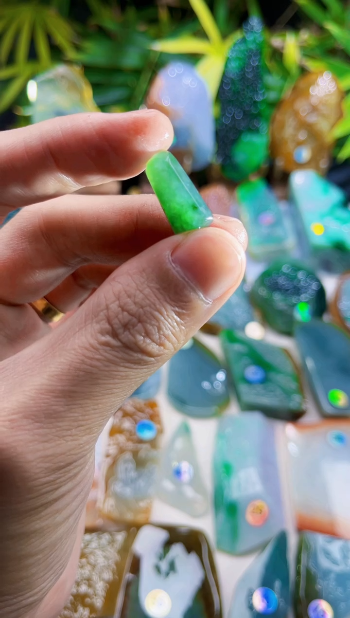 未镶嵌定制翡翠翡翠