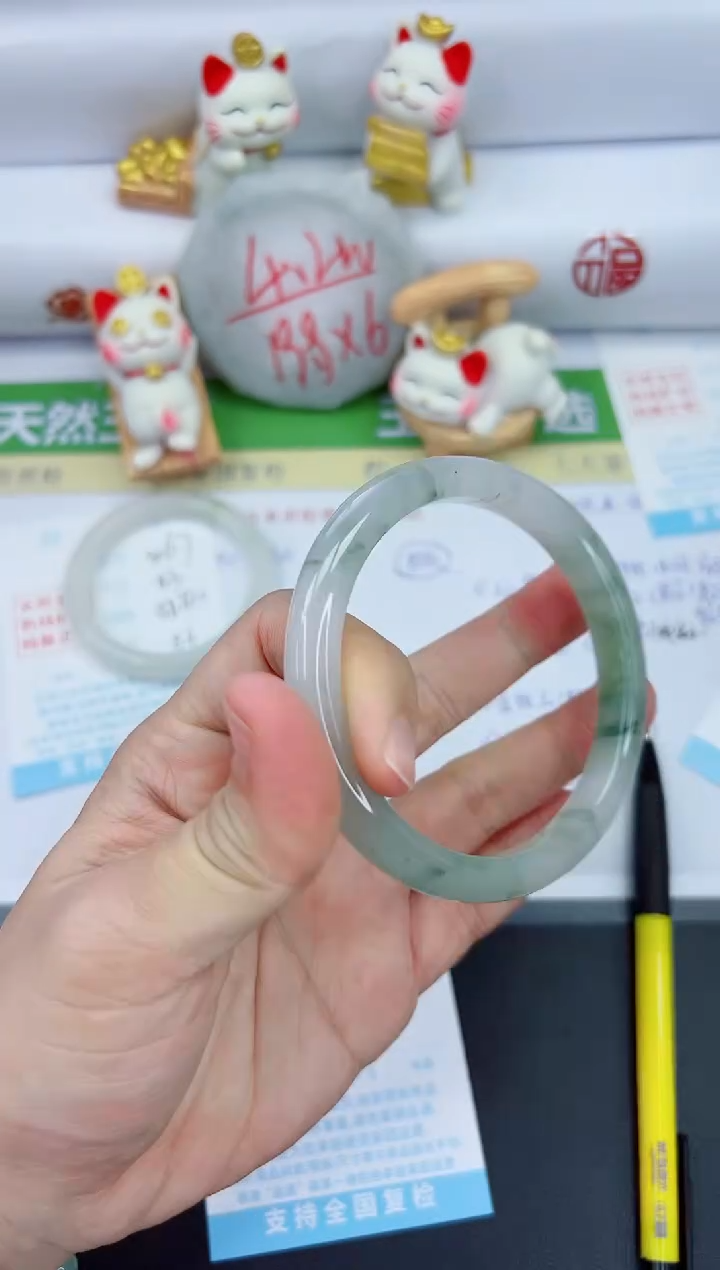 【闪购商品】石英质玉手镯未镶嵌868-64.7