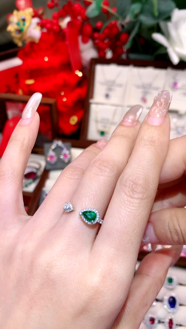 【闪购商品】祖母绿戒指18K金镶嵌0.47ct/天然宝石/七天无理由