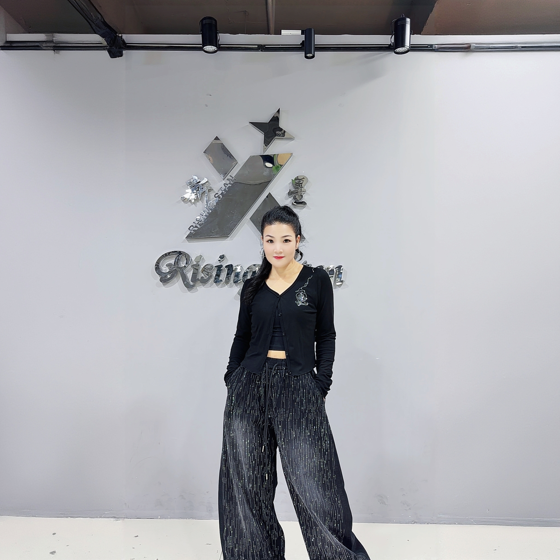 玫瑰烫钻辣妹.开衫辣妹上衣长袖修身秋季615