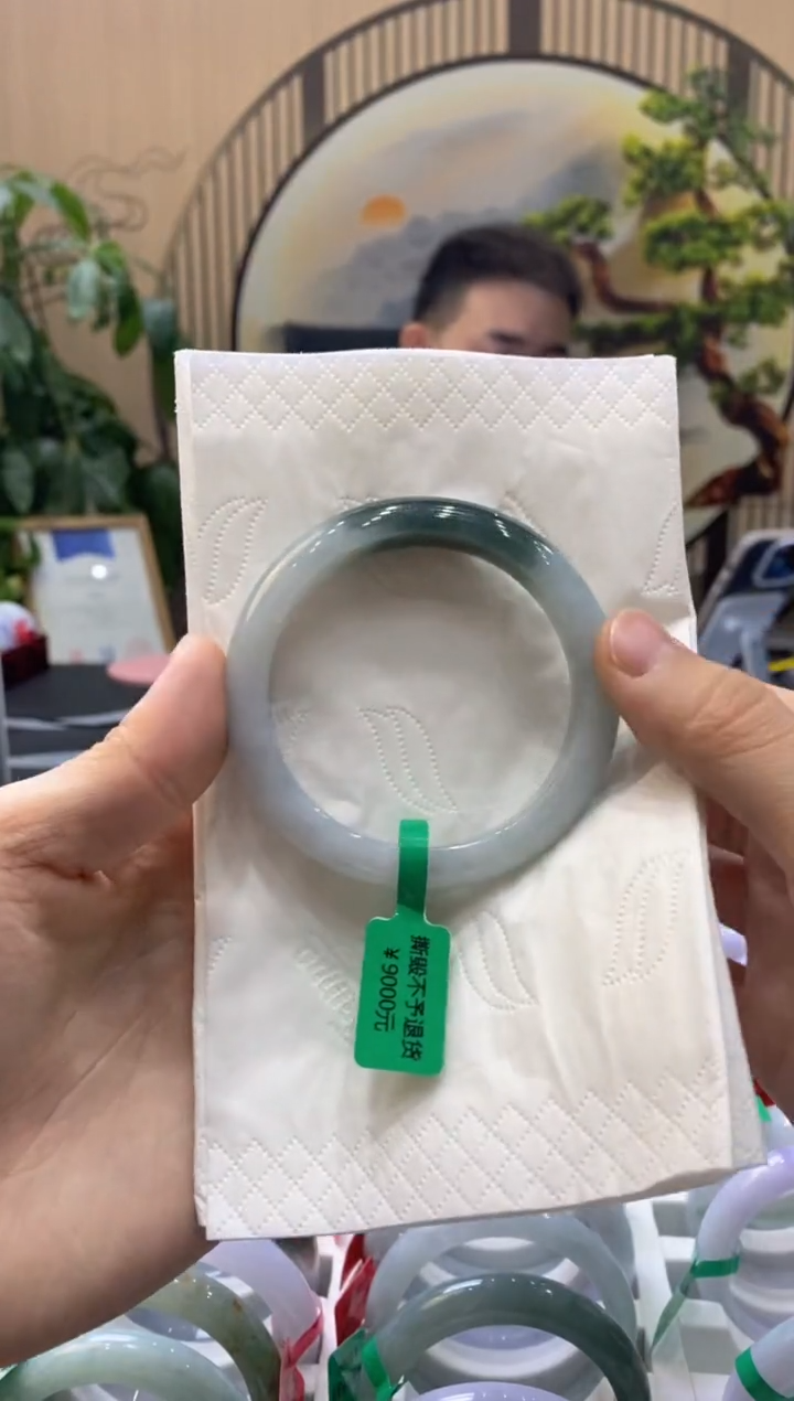 【闪购商品】翡翠手镯未镶嵌00007909