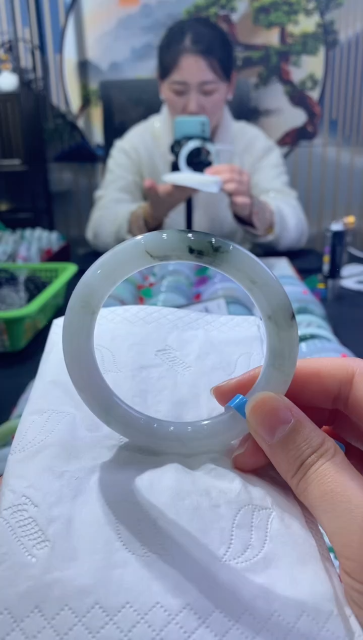 【闪购商品】翡翠手镯未镶嵌00008415
