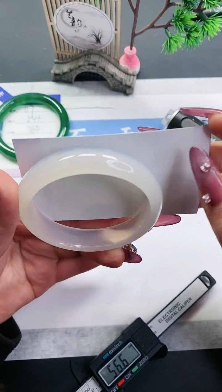 【闪购商品】石英质玉手镯未镶嵌M118-57+