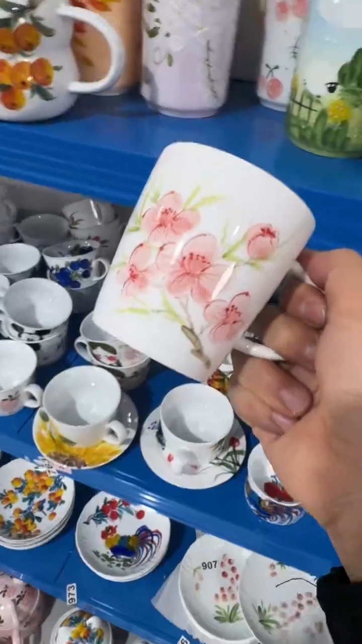 摆件陶瓷景德镇高温瓷（手把杯）