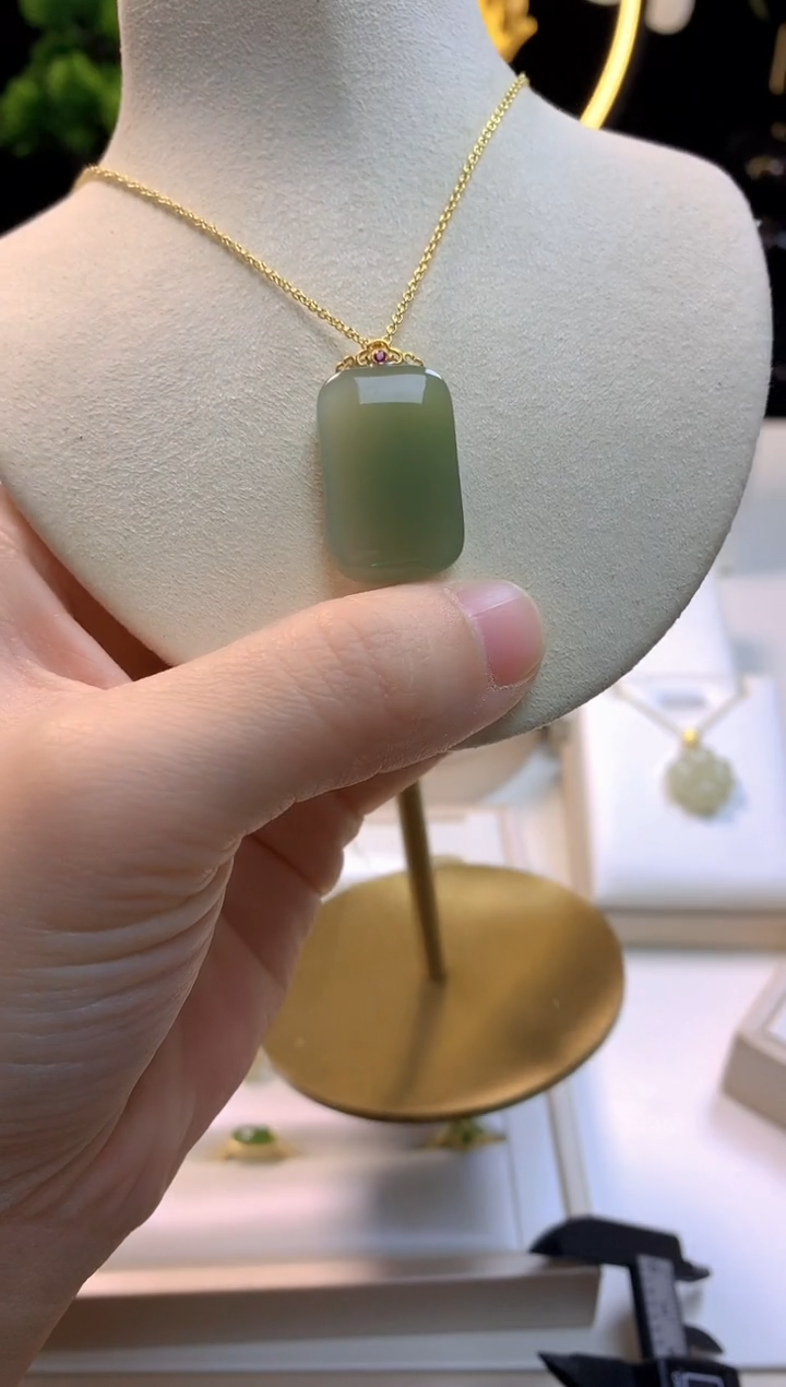 【闪购商品】和田玉吊坠18K金镶嵌无事牌