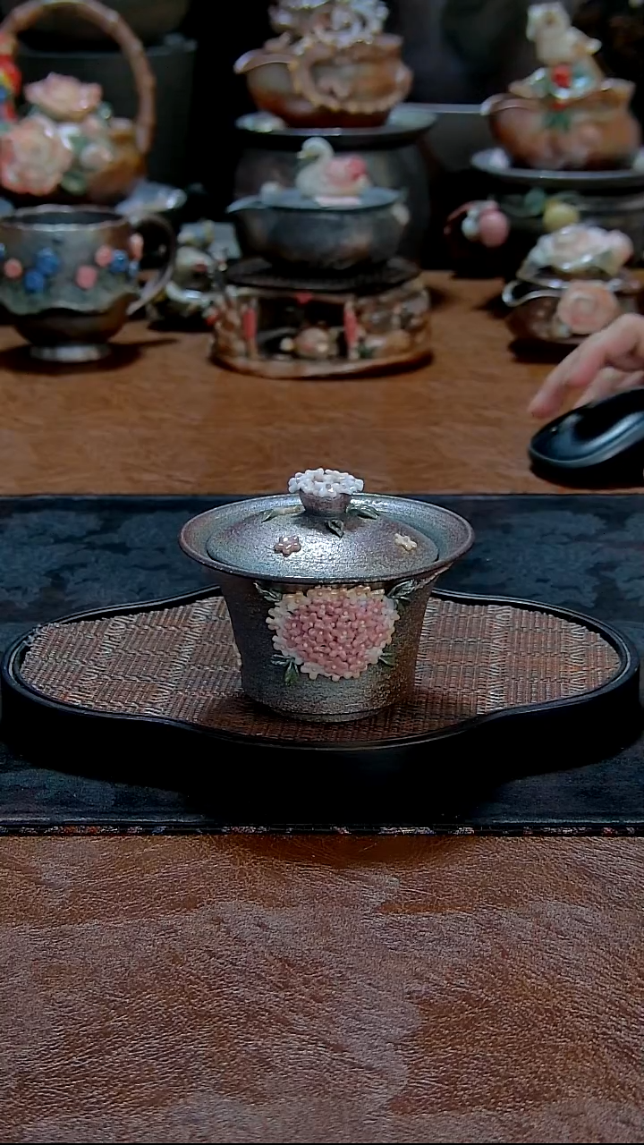 颜老师球兰柴烧盖碗