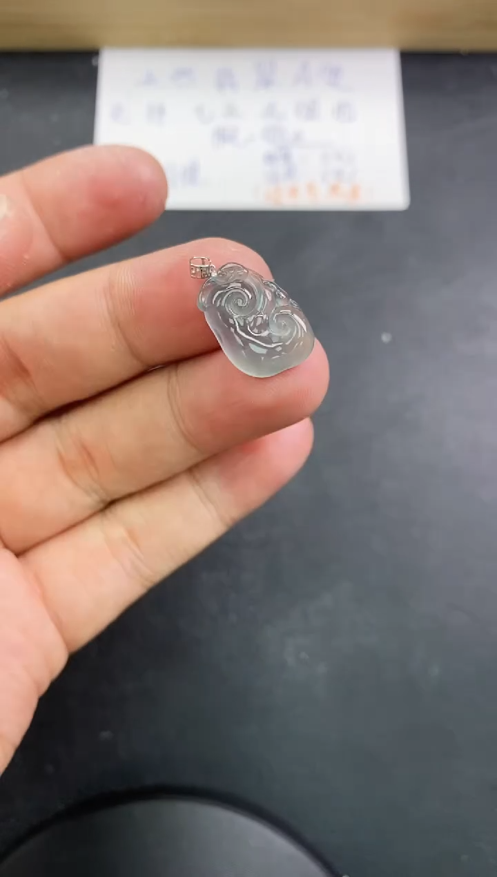 【闪购商品】翡翠颈饰18K金镶嵌天然翡翠A货赠皮绳