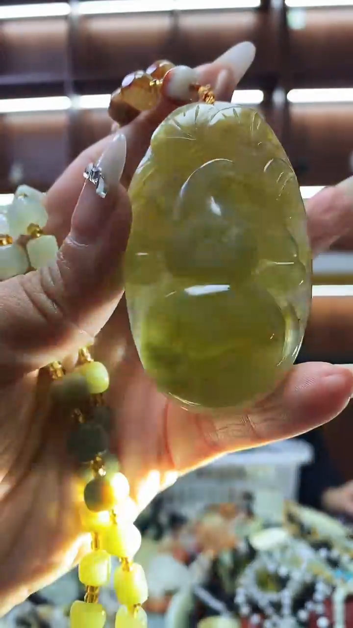 未镶嵌岫玉挂件 