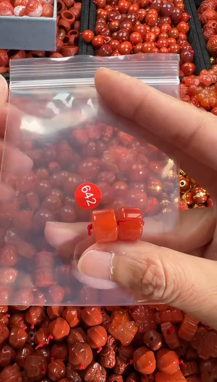 【闪购商品】南红玛瑙颈饰未镶嵌2