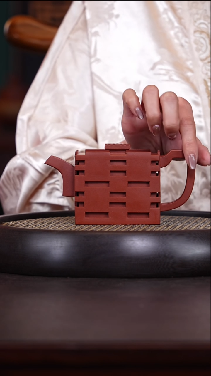 【闪购商品】紫砂茶壶季杏芬7-17景舟红泥喜300c