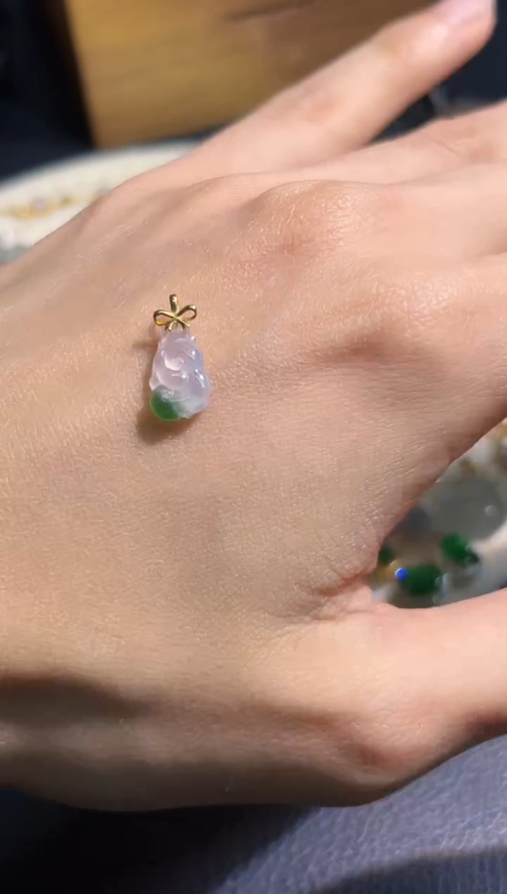 翡翠18K金镶嵌颈饰收到货品48小时鉴赏期（超时不退不换）