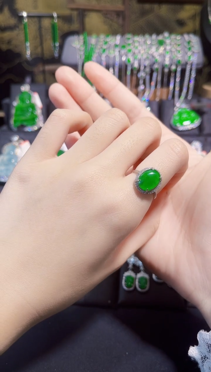 【闪购商品】翡翠耳钉银S925镶嵌蛋面戒指