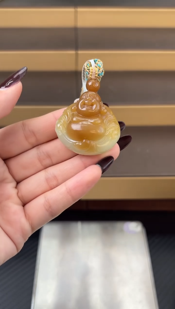 吊坠(赠链)未镶嵌和田玉若羌微色差吊坠