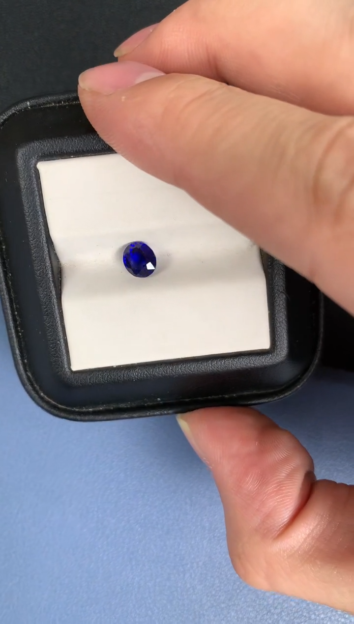 【闪购商品】蓝宝石裸石未镶嵌一粒1.26卡斯里兰卡带大证