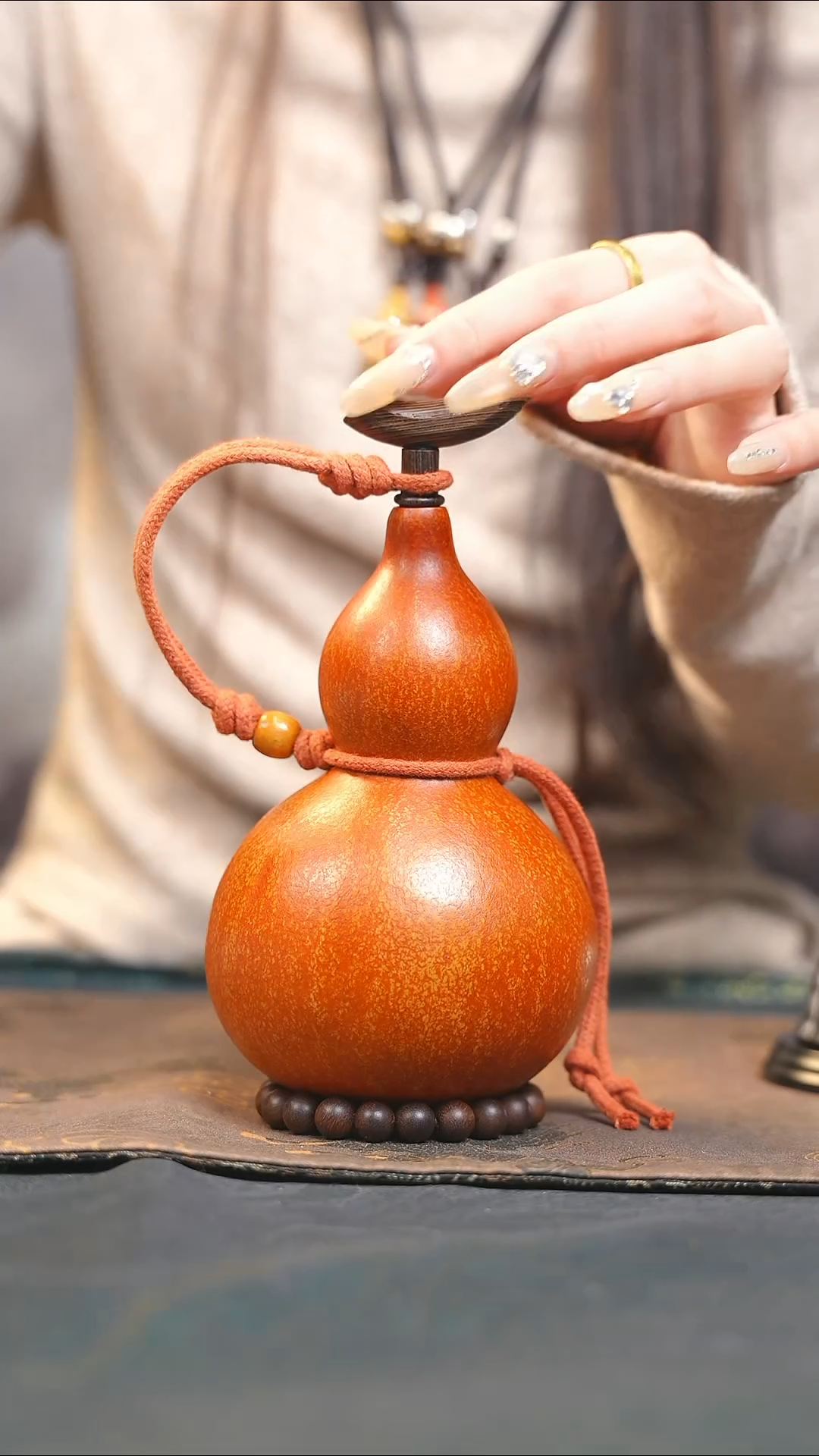 【闪购商品】XU164大漆酒葫芦不包手串及旋转底座