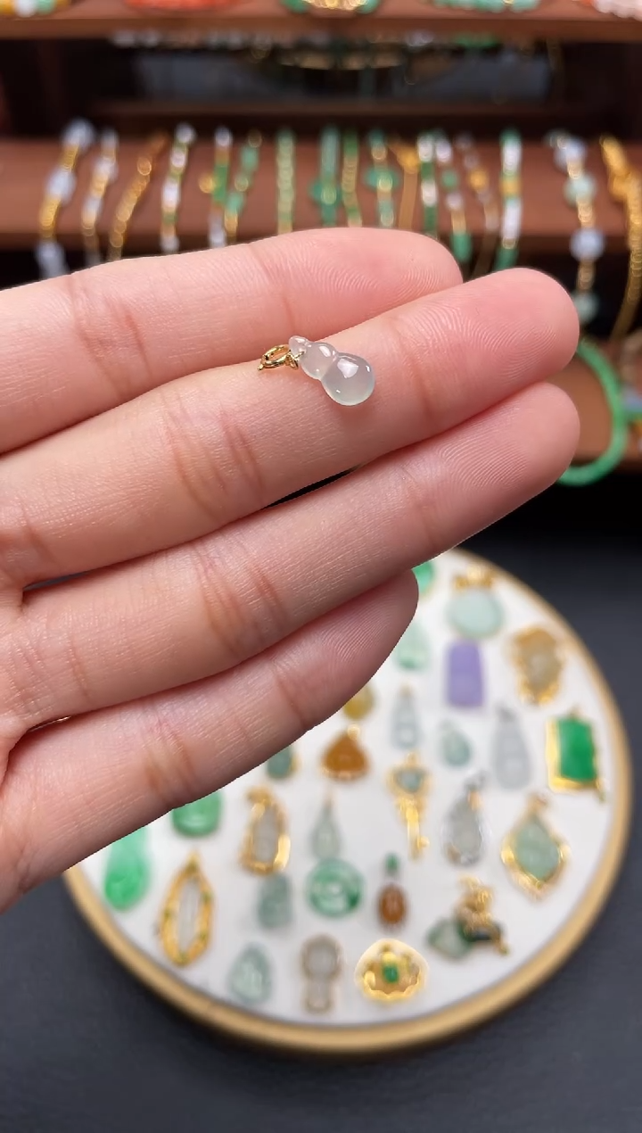 【闪购商品】翡翠吊坠(不含链)18K金镶嵌一个   308