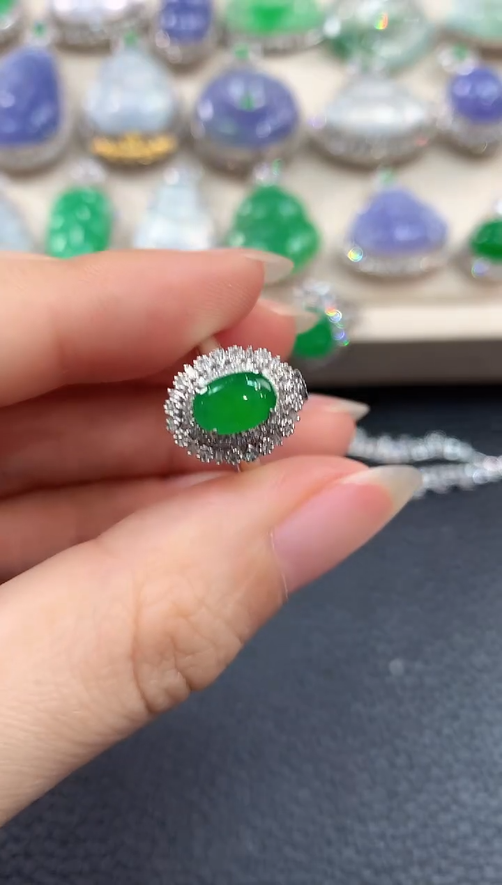 【闪购商品】翡翠戒指18K金镶嵌D77   