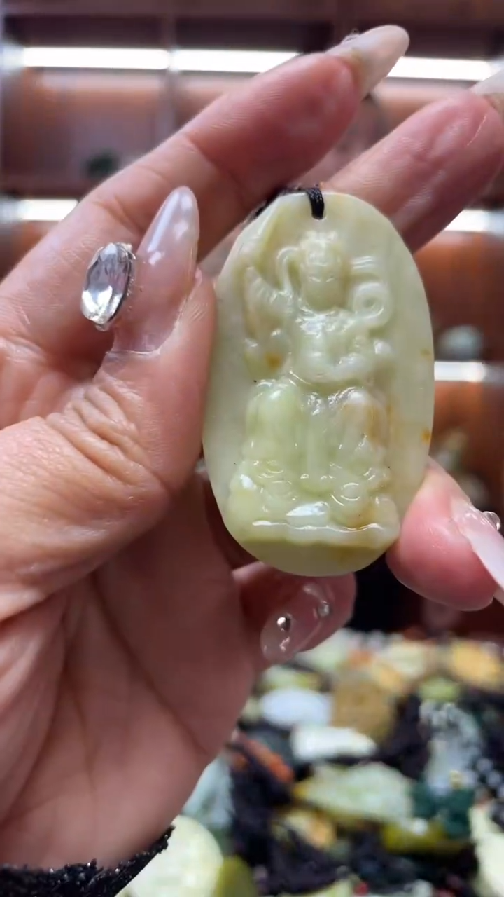 未镶嵌岫玉挂件 