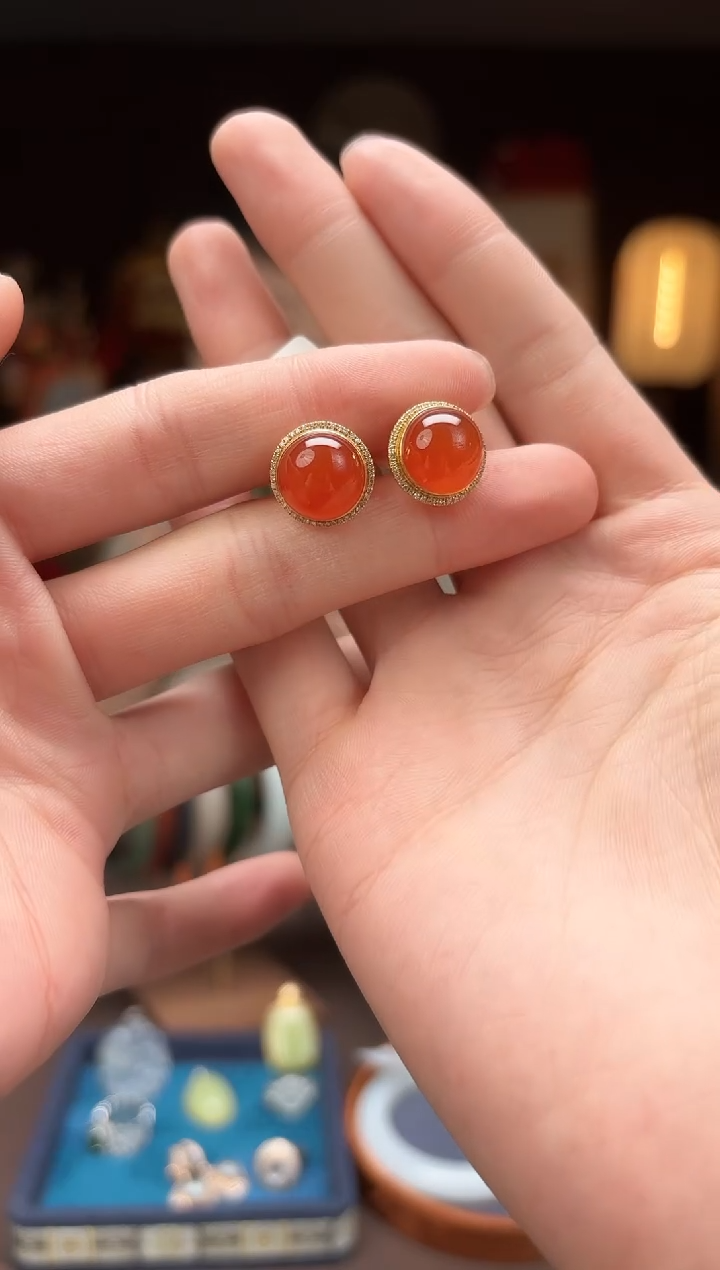 【闪购商品】南红玛瑙g56【红蛋面耳钉】137818K金镶嵌-