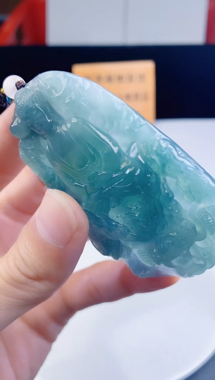 颈饰未镶嵌翡翠  