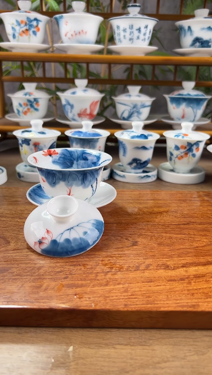 【闪购商品】微瑕线条莲130ml內绘盖碗