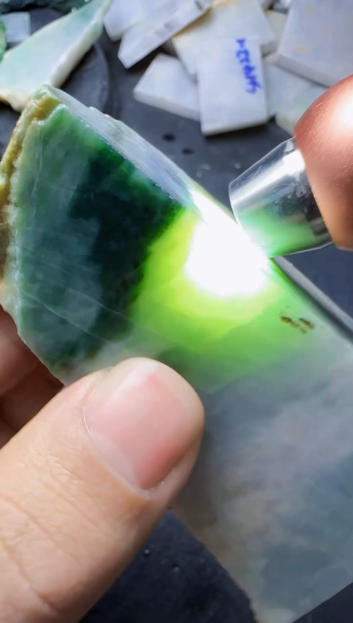 【闪购商品】翡翠挂件未镶嵌195翡翠