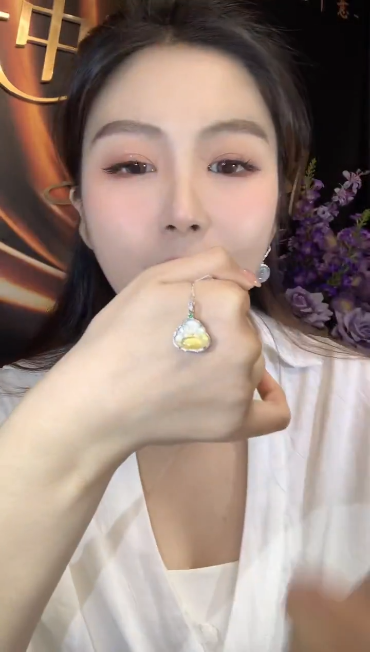 吊坠(不含链)18K金镶嵌翡翠A9翡翠