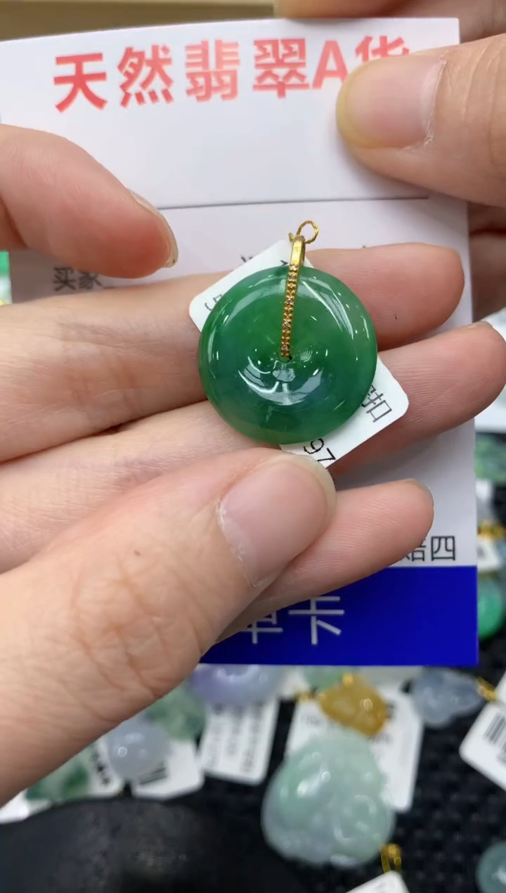 翡翠18K金镶嵌颈饰111111111
