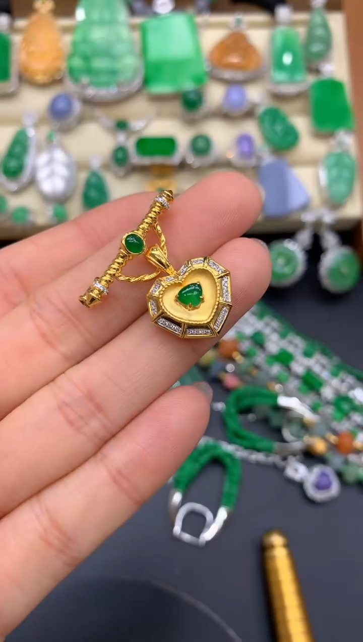 【闪购商品】翡翠颈饰18K金镶嵌610-中国好珍宝