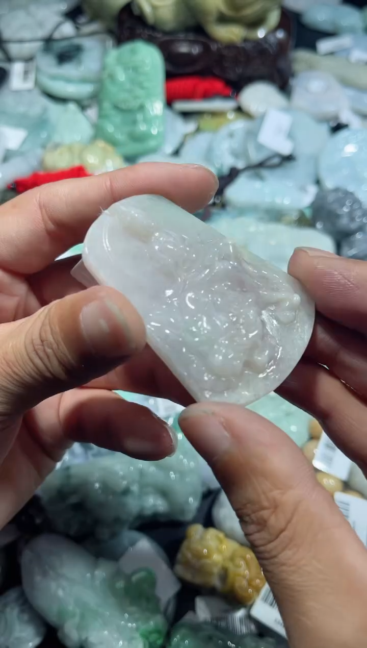 【闪购商品】翡翠颈饰未镶嵌00012543