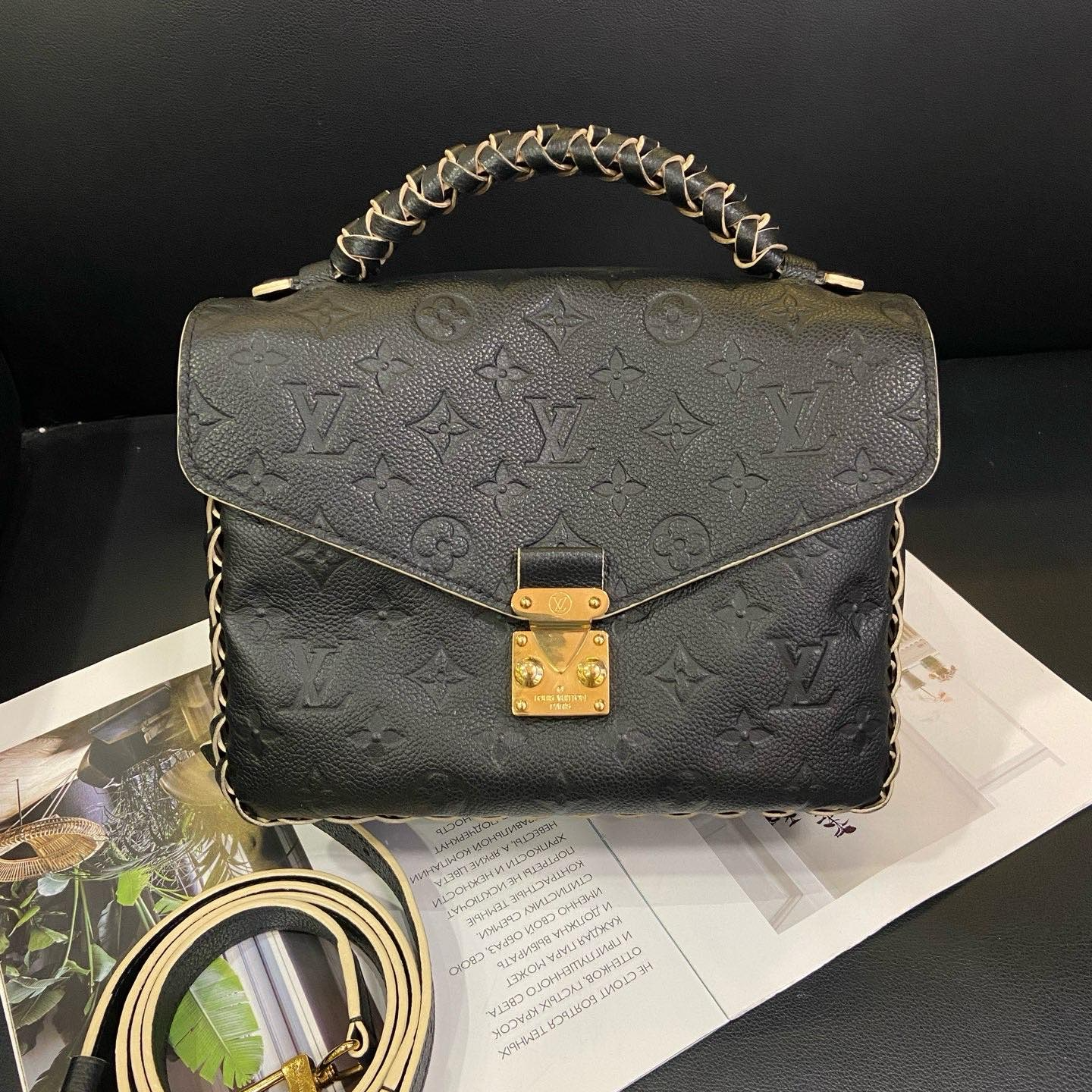 95新 LouisVuitton/路易威登 黑金全皮编织邮差单肩包18年B3409