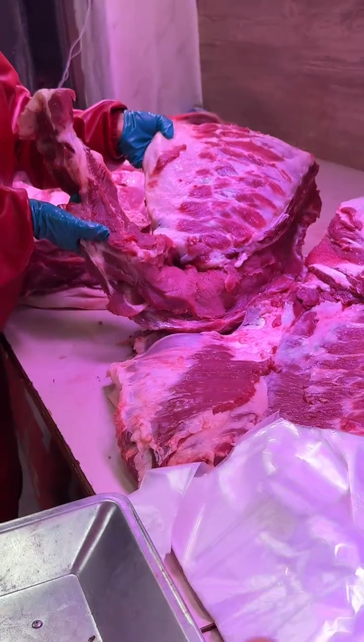 中国大陆后排排骨16.3斤