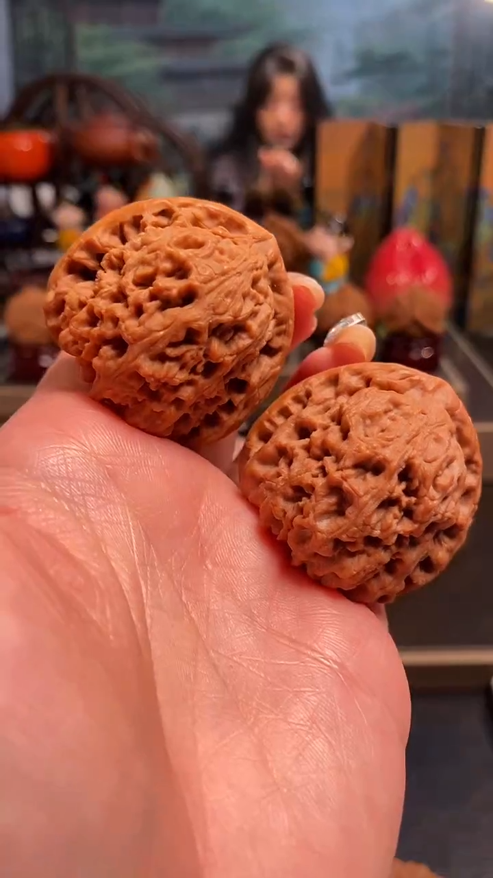 【闪购商品】文玩核桃把件H 877南疆石41尺