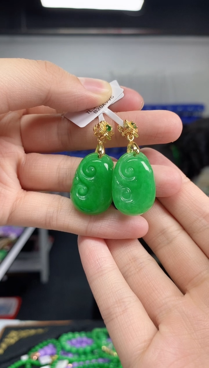 翡翠未镶嵌颈饰闪购链接    多样性发其一颜色微差