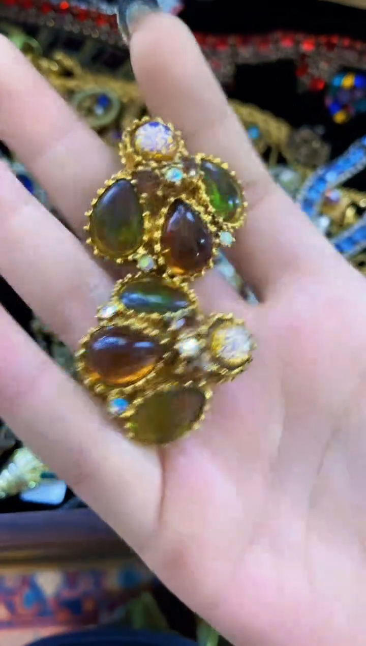 瓷片楚楚中古珠宝甄选不退换