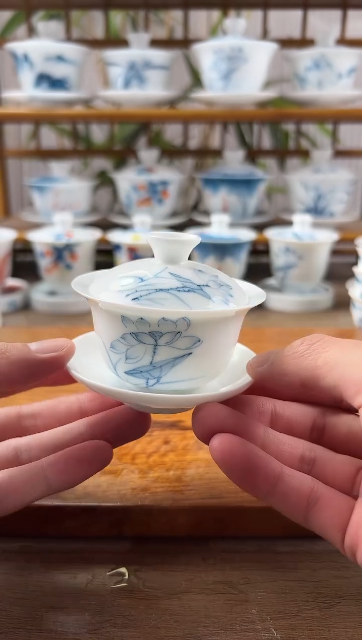 微瑕素莲80ml三才盖碗