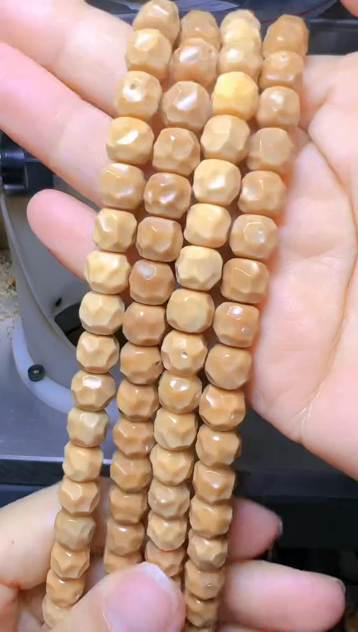 【闪购商品】菩提根/象牙果手串龙脊卡8.7无相脖挂 带月 9号