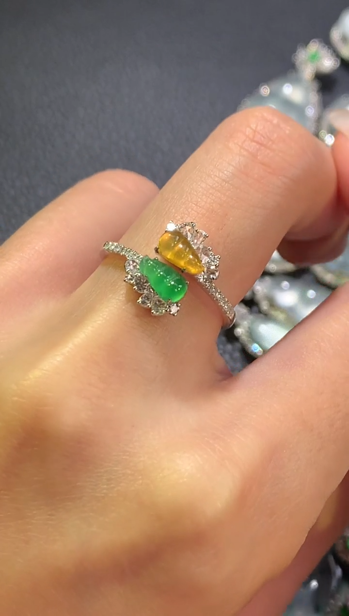 【闪购商品】翡翠戒指18K金镶嵌双豆子戒指