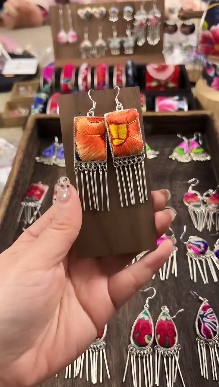 【闪购商品】织绣民族风老绣饰品471