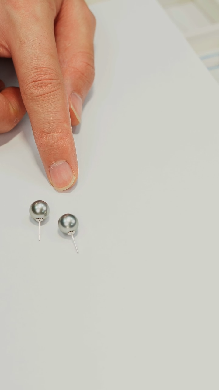 【闪购商品】海水珍珠耳饰18K金镶嵌铂金灰耳钉10-11M