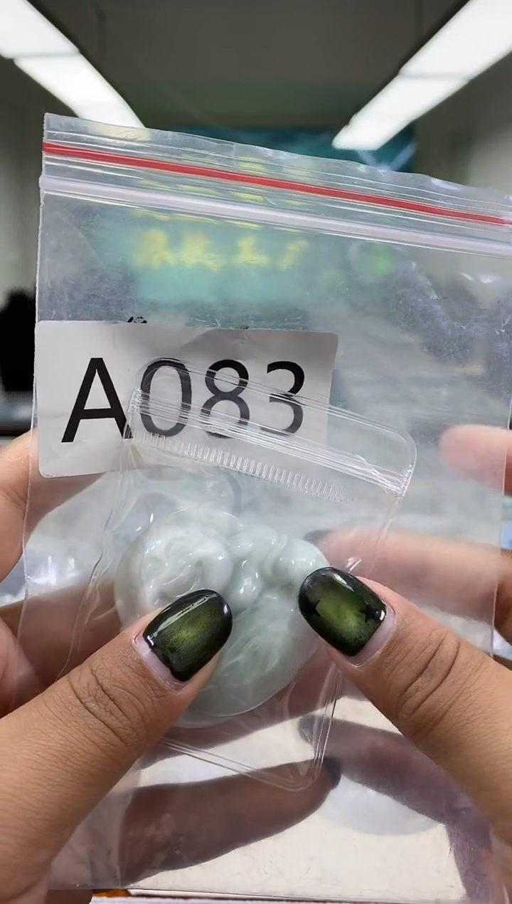 翡翠未镶嵌颈饰秦****富a083